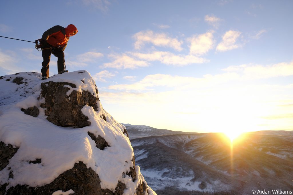 slackline highline friedi kühne alaska winter