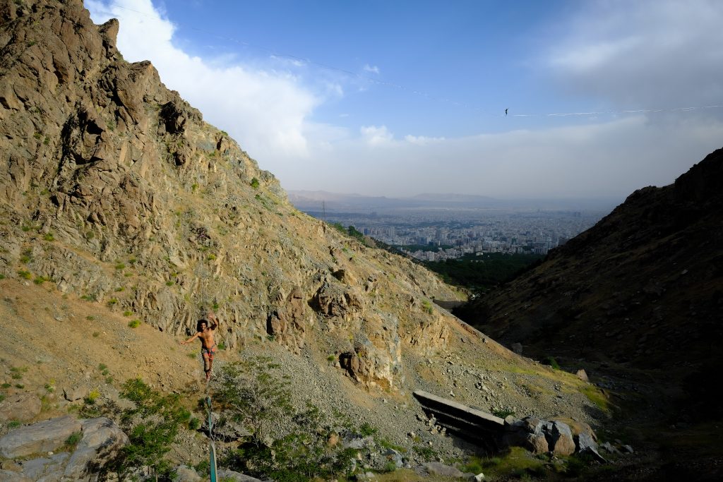 slackline highline friedi kühne free solo world record teheran